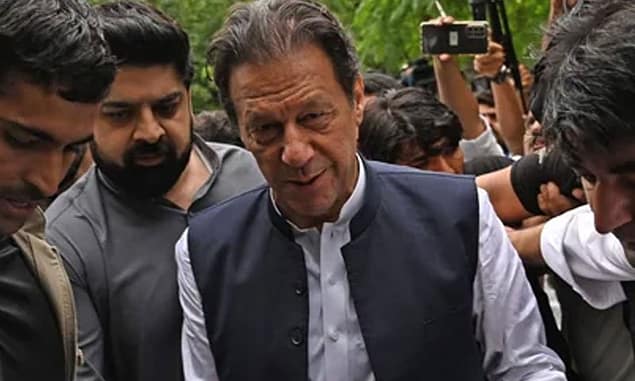 عمران خان کی ٹانگوں میں زخموں کے متعدد نشانات موجود